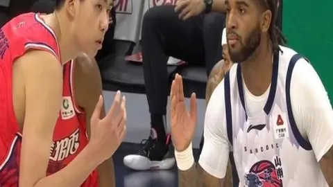 那不勒斯领跑意甲争冠，卡纳瓦罗斗志昂扬